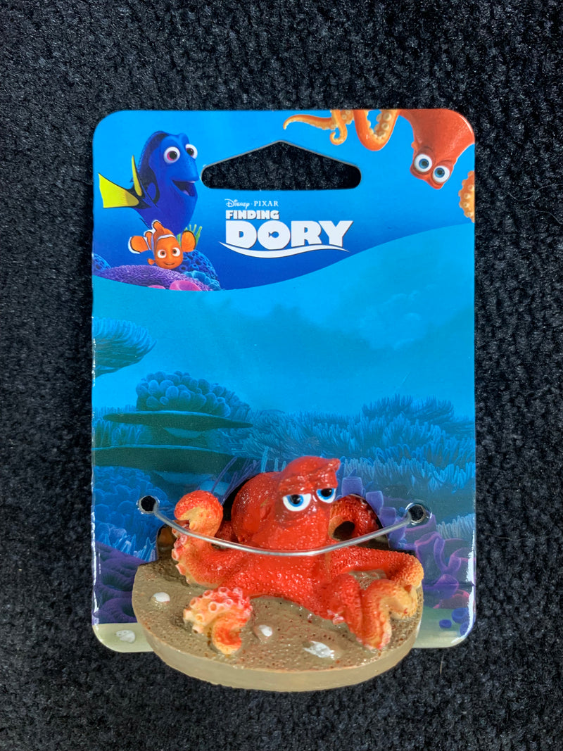 PENN PLAX FINDING DORY HANK ON SAND MINI AQUARIUM ORNAMENT penn-plax-finding-dory-hank-on-sand-mini-aquarium-ornament