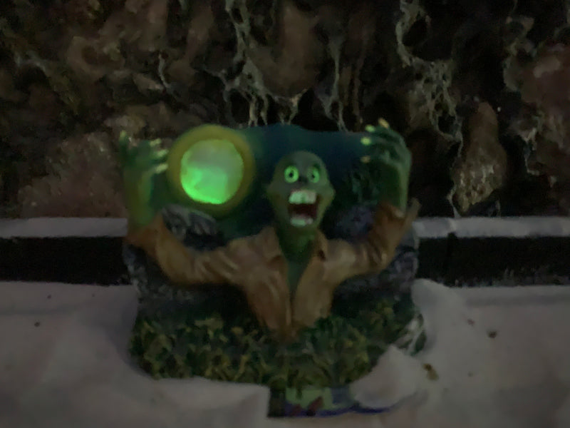 Penn Plax Zombie Rising From Grave ZBR2 (Glows in the Dark) "The Swimming Dead"