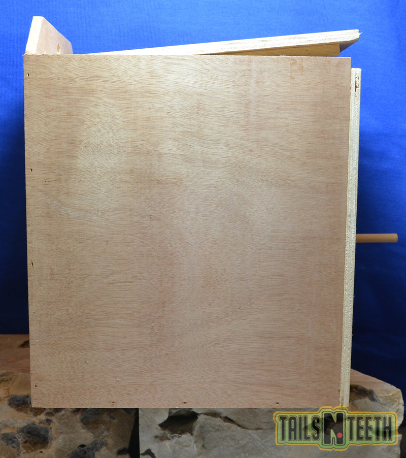 Prevue Hendryx Cockatiel Nest Box - Plywood Made With Pet-Safe Non-Toxic Binders