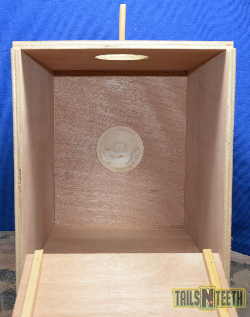 Prevue Hendryx Cockatiel Nest Box - Plywood Made With Pet-Safe Non-Toxic Binders