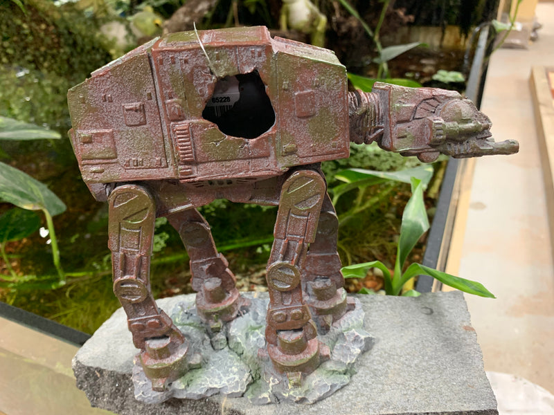 Space Battle Tank - Medium - Aquarium / Reptile ornament